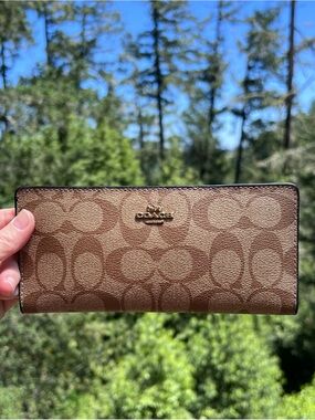 COACH Signature Canvas Bifold Wallet AUTHENTIC